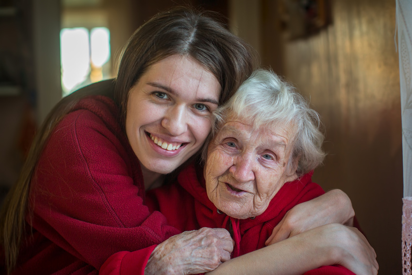 Eine Pflegekraft aus Osteuropa kann dabei helfen, dass Ihr Angehöriger Zuhause versorgt wird